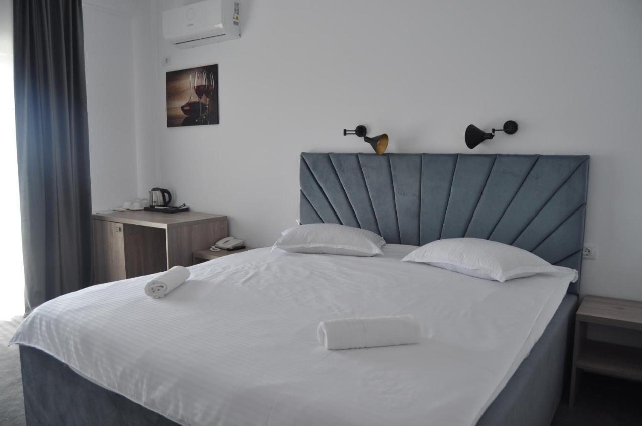 Hotel Maya Horezu Buitenkant foto