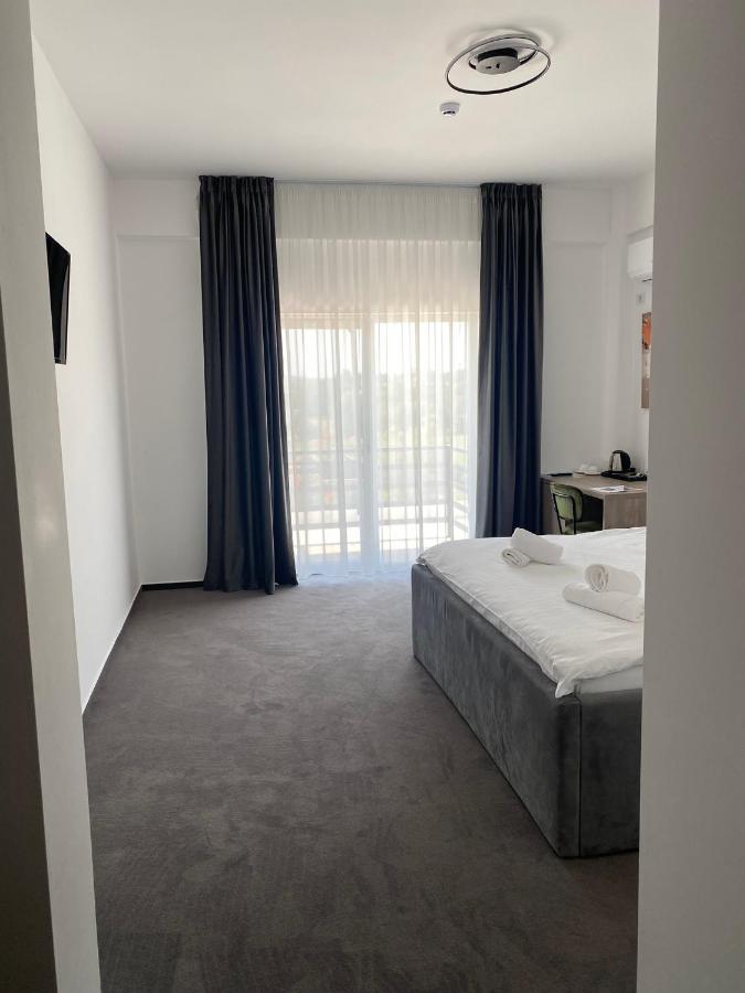 Hotel Maya Horezu Buitenkant foto